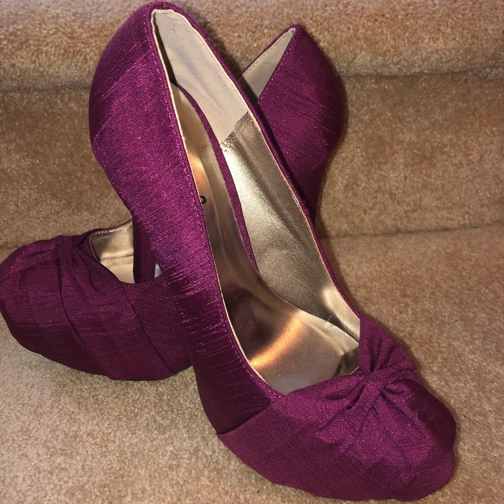 Qupid Burgundy Bow Platform Pumps Heels Stilettos